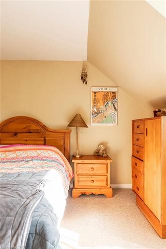 30 Sunset Avenue, Hamilton, ON - Indoor Photo Showing Bedroom