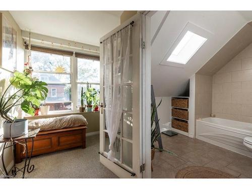 30 Sunset Avenue, Hamilton, ON - Indoor