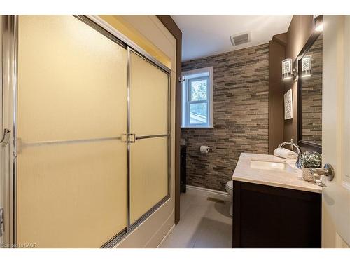 76 Brock Street, Oakville, ON - Indoor Photo Showing Bathroom