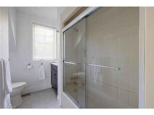76 Brock Street, Oakville, ON - Indoor Photo Showing Bathroom