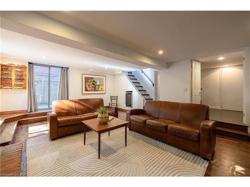 76 Brock Street, Oakville, ON - Indoor Photo Showing Living Room