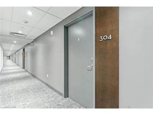 304-1 Redfern Avenue, Hamilton, ON - Indoor Photo Showing Other Room