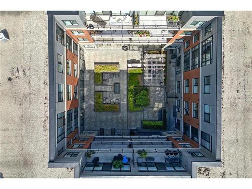 304-1 Redfern Avenue, Hamilton, ON - Outdoor