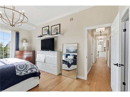 311-262 Dundas Street E, Waterdown, ON - Indoor Photo Showing Bedroom