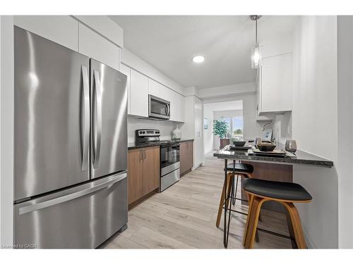 8-182 Bridge Crescent, Minto, ON - Indoor Photo Showing Kitchen