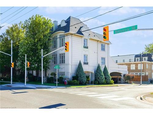 131 Brock Street, Oakville, ON - Outdoor