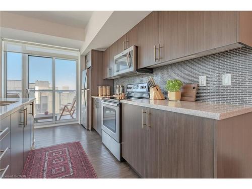 1603-55 Speers Road, Oakville, ON - Indoor Photo Showing Kitchen