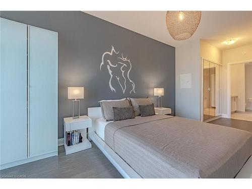 1603-55 Speers Road, Oakville, ON - Indoor Photo Showing Bedroom