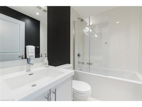 1603-55 Speers Road, Oakville, ON - Indoor Photo Showing Bathroom