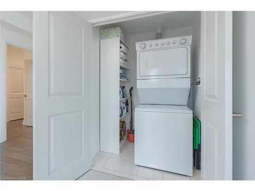 1603-55 Speers Road, Oakville, ON - Indoor Photo Showing Laundry Room
