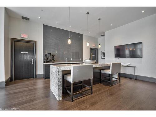 1603-55 Speers Road, Oakville, ON - Indoor