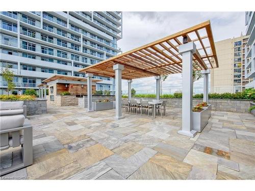 1603-55 Speers Road, Oakville, ON - Outdoor