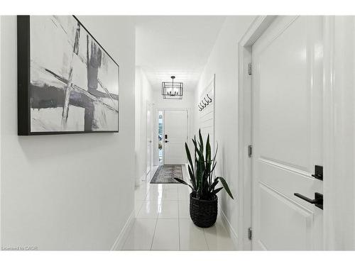 70 Dunrobin Lane, Grimsby, ON - Indoor Photo Showing Other Room