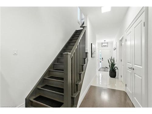 70 Dunrobin Lane, Grimsby, ON - Indoor Photo Showing Other Room