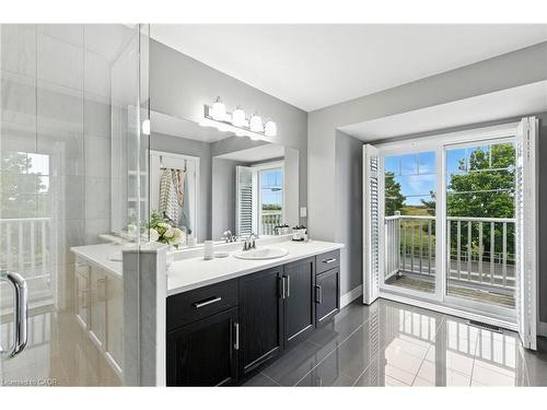 70 Dunrobin Lane, Grimsby, ON - Indoor Photo Showing Bathroom