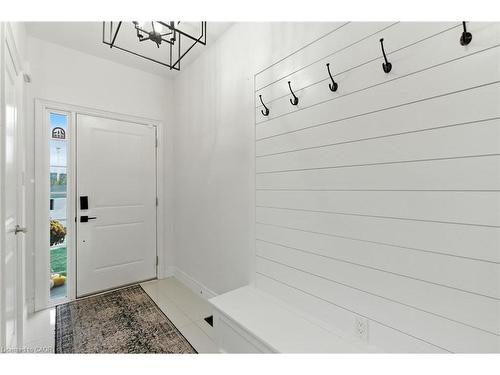 70 Dunrobin Lane, Grimsby, ON - Indoor Photo Showing Other Room