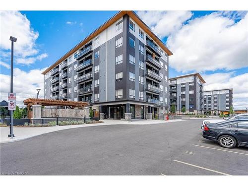 202-247 Northfield Drive E, Waterloo, ON - Outdoor