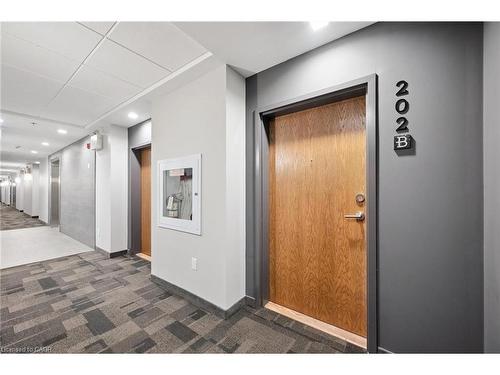 202-247 Northfield Drive E, Waterloo, ON - Indoor Photo Showing Other Room