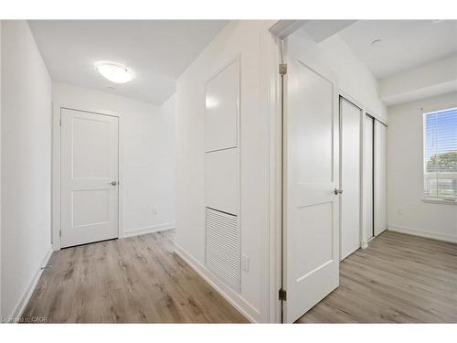 202-247 Northfield Drive E, Waterloo, ON - Indoor Photo Showing Other Room