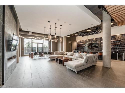 202-247 Northfield Drive E, Waterloo, ON - Indoor