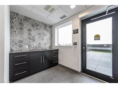 202-247 Northfield Drive E, Waterloo, ON - Indoor Photo Showing Other Room