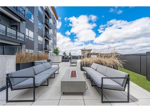 202-247 Northfield Drive E, Waterloo, ON - Outdoor