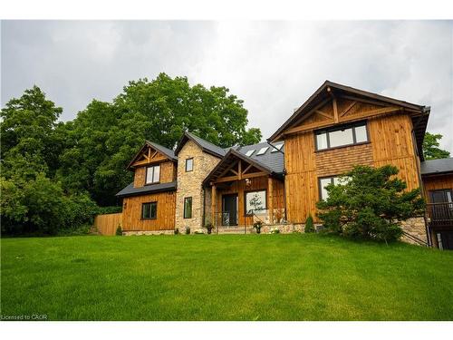 2019 Dundas Street, Burlington, ON - Outdoor