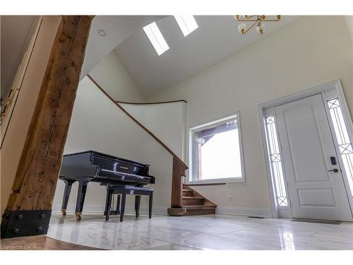 2019 Dundas Street, Burlington, ON - Indoor Photo Showing Other Room