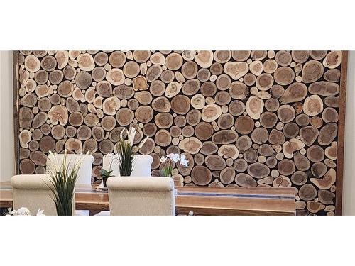 2019 Dundas Street, Burlington, ON - 