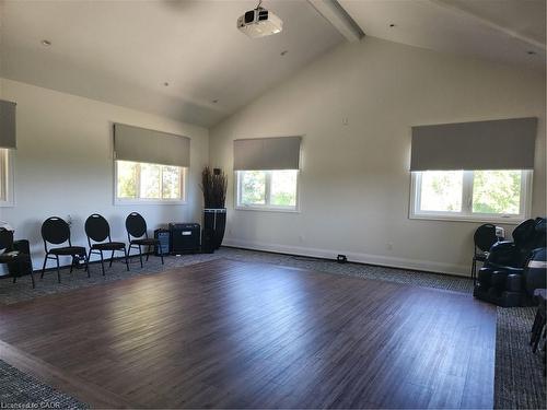 2019 Dundas Street, Burlington, ON - Indoor Photo Showing Living Room
