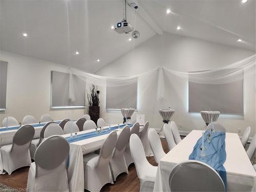 2019 Dundas Street, Burlington, ON - Indoor