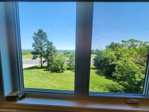 2019 Dundas Street, Burlington, ON - Indoor Photo Showing Other Room