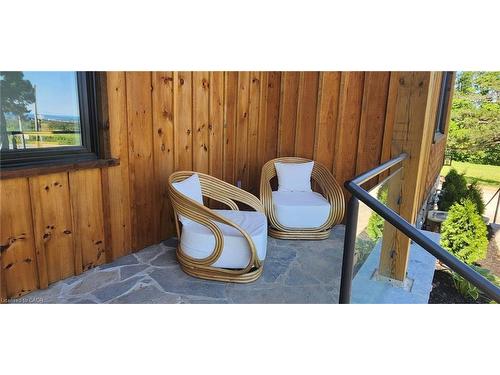 2019 Dundas Street, Burlington, ON - 