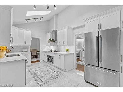 1566 Ewald Road, Mississauga, ON - Indoor Photo Showing Kitchen