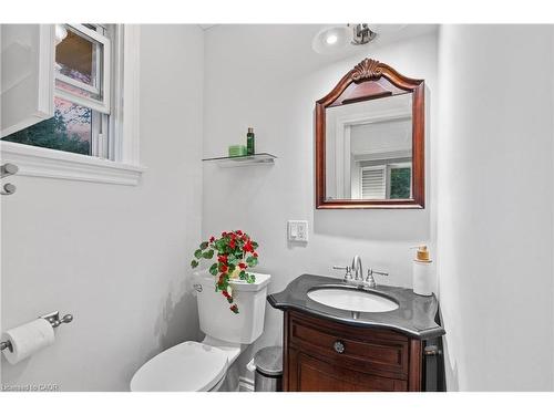 1566 Ewald Road, Mississauga, ON - Indoor Photo Showing Bathroom