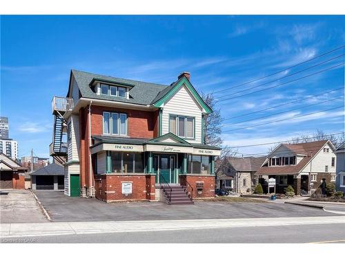 59 Regina Street N, Waterloo, ON 