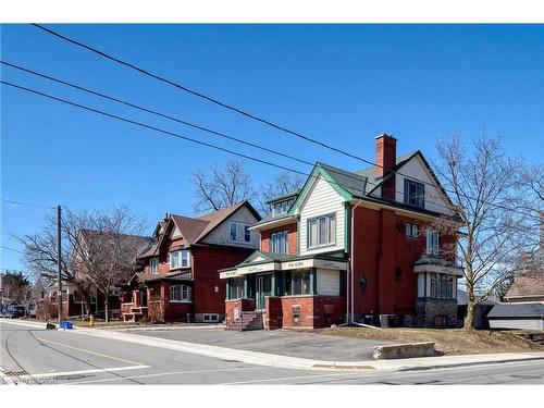 59 Regina Street N, Waterloo, ON 