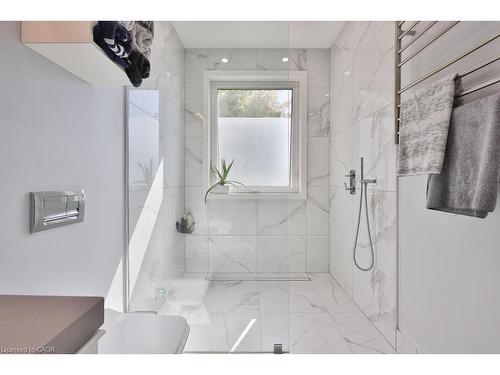 880 6Th Street, Mississauga, ON - Indoor Photo Showing Bathroom