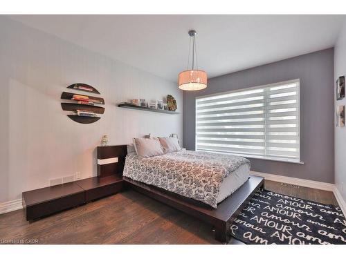 880 6Th Street, Mississauga, ON - Indoor Photo Showing Bedroom