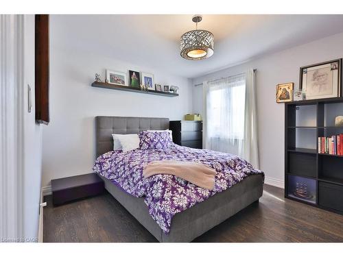 880 6Th Street, Mississauga, ON - Indoor Photo Showing Bedroom