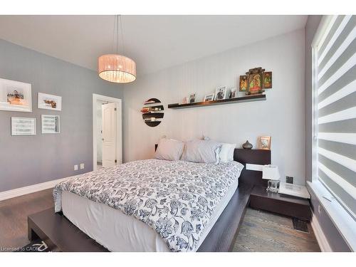 880 6Th Street, Mississauga, ON - Indoor Photo Showing Bedroom