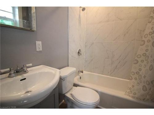 2-227 James Street N, Hamilton, ON - Indoor Photo Showing Bathroom