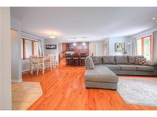 26 Esther Avenue, Cambridge, ON - Indoor Photo Showing Living Room