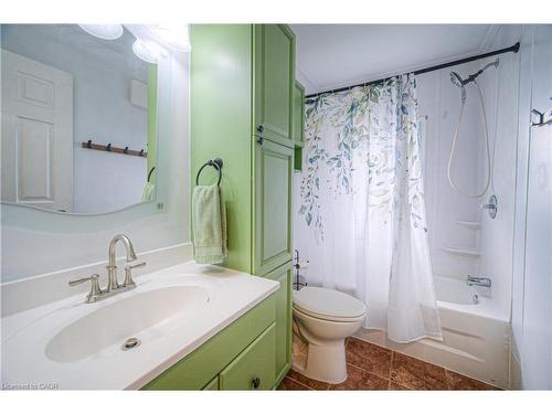 26 Esther Avenue, Cambridge, ON - Indoor Photo Showing Bathroom