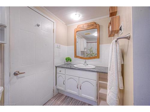 26 Esther Avenue, Cambridge, ON - Indoor Photo Showing Bathroom