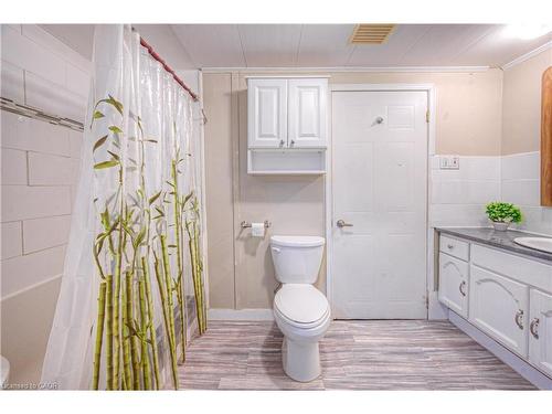 26 Esther Avenue, Cambridge, ON - Indoor Photo Showing Bathroom