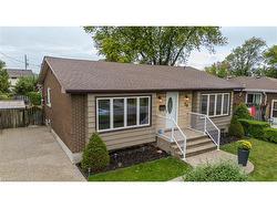 58 Goldfinch Road  Hamilton, ON L9A 3W7