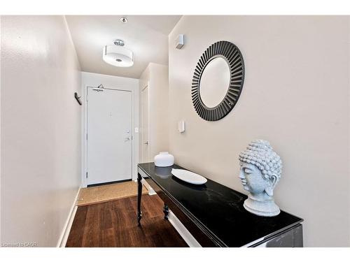 201-81 Navy Wharf Court, Toronto, ON - Indoor Photo Showing Other Room