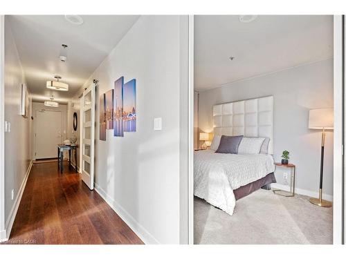 201-81 Navy Wharf Court, Toronto, ON - Indoor Photo Showing Bedroom