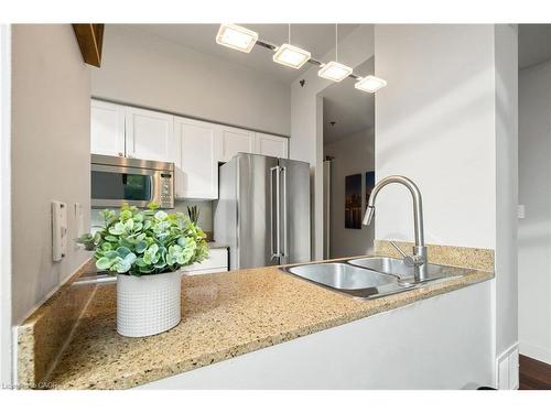 201-81 Navy Wharf Court, Toronto, ON - Indoor Photo Showing Kitchen With Stainless Steel Kitchen With Double Sink